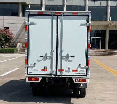 福田牌BJ5032XYK5JV5-01翼開啟廂式車公告圖片