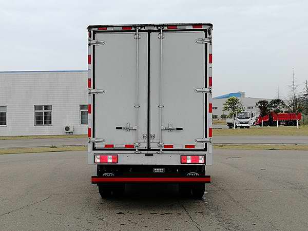 南駿牌NJA5041XXYPDF33A廂式運(yùn)輸車公告圖片