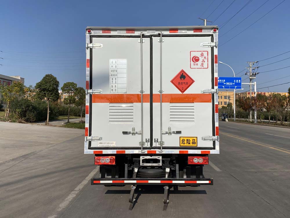 楚胜牌CSC5088XRQB6易燃气体厢式运输车公告图片