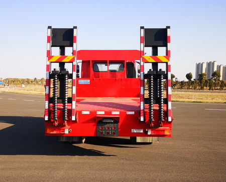 東風(fēng)牌EQ5146TPBL6D21平板運(yùn)輸車公告圖片