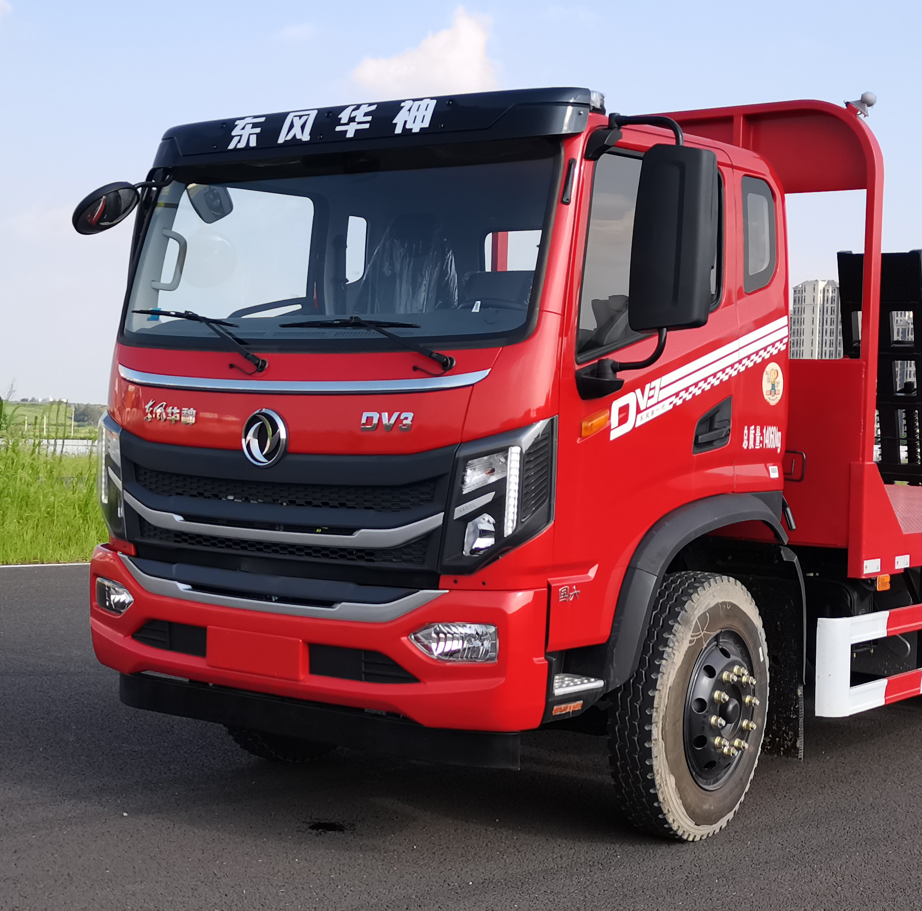 東風(fēng)牌EQ5146TPBL6D21平板運(yùn)輸車公告圖片