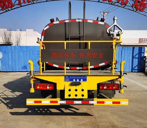 程力威牌CLW5120GSS6CD灑水車(chē)公告圖片