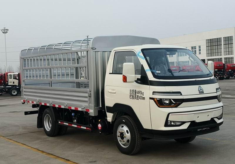 豪沃牌ZZ5047CCYC3111F145仓栅式运输车公告图片