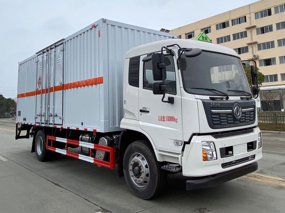 楚勝牌CSC5181XRGD6易燃固體廂式運輸車公告圖片