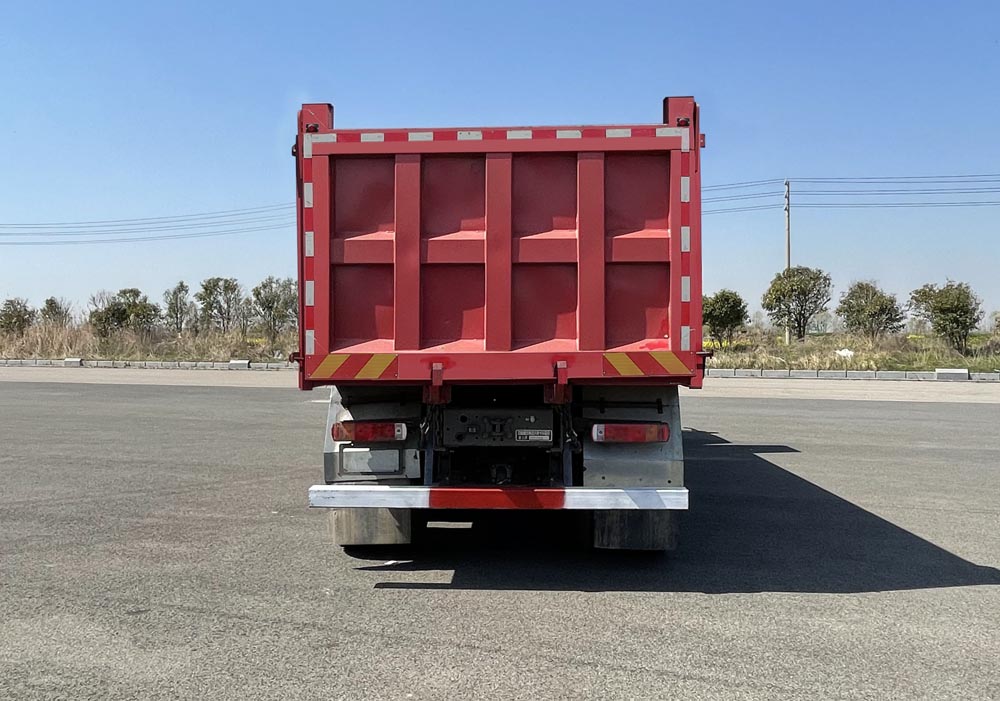 豪沃牌ZZ5317ZLJW356HF1自卸式垃圾車公告圖片