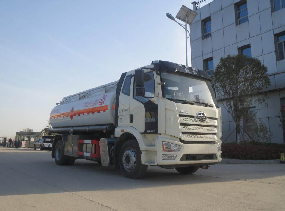 醒獅牌SLS5181GYYC6運(yùn)油車公告圖片