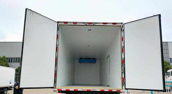 楚飛牌CLQ5181XLC6BJ冷藏車(chē)公告圖片