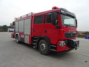程力威牌CLW5140TXFJY80/HW搶險救援消防車