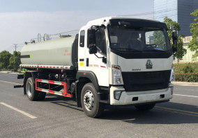 绿化喷洒车