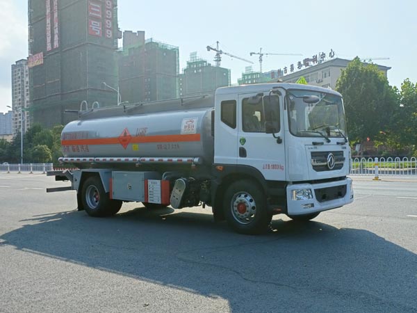 新東日牌YZR5181GJYE6加油車公告圖片