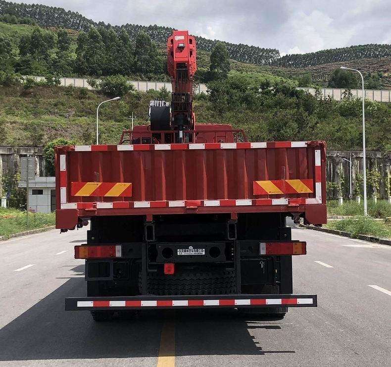乘龍牌LZ5315JSQH5FC2隨車起重運(yùn)輸車公告圖片
