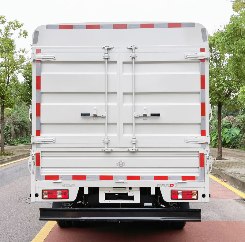 長(zhǎng)安牌SC5040CCYUFD64倉(cāng)柵式運(yùn)輸車公告圖片