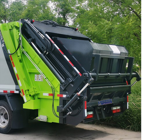 程力威牌CLW5121ZYS6WL壓縮式垃圾車(chē)公告圖片