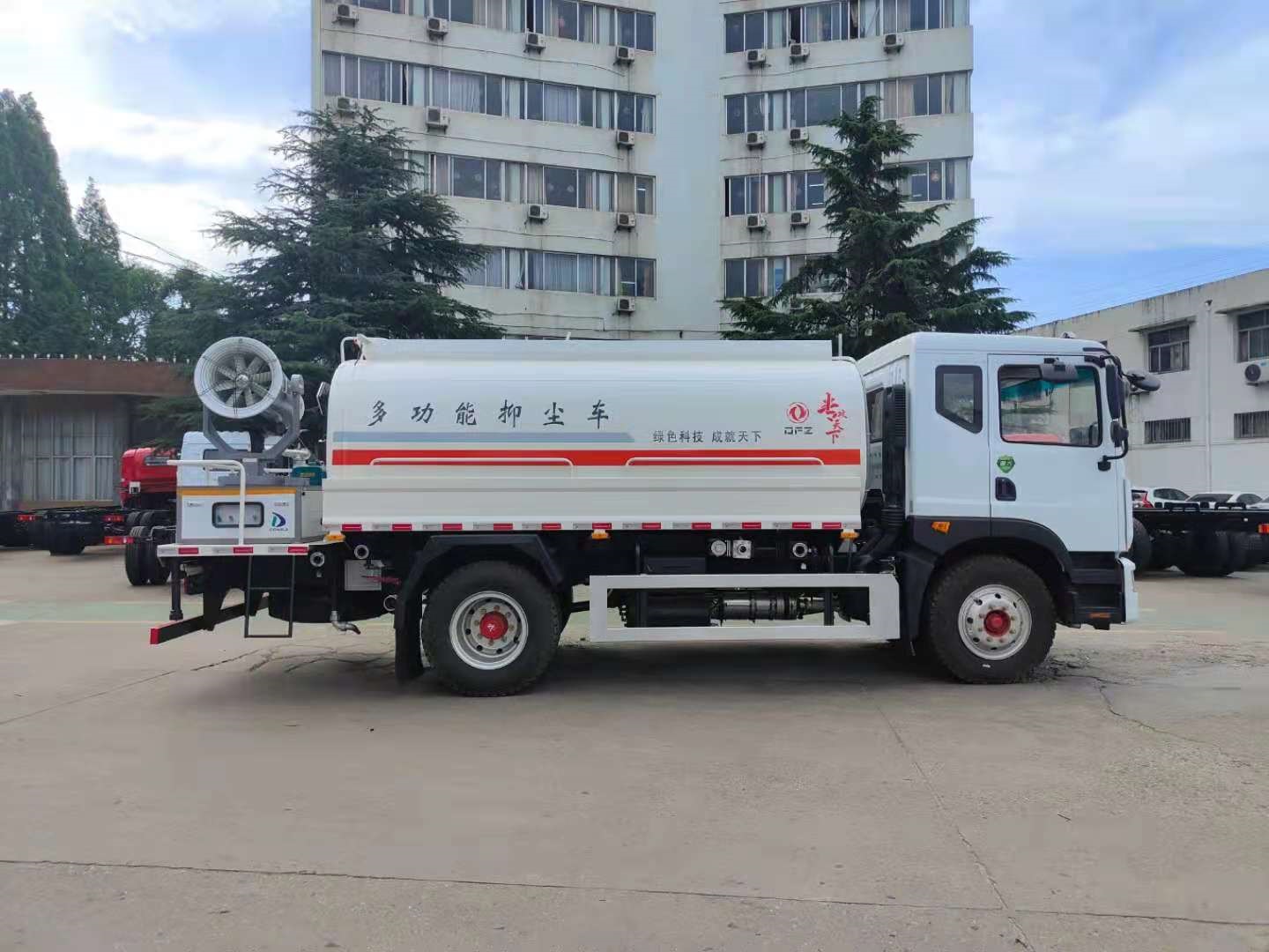 东风牌DFZ5185TDY9CDE多功能抑尘车公告图片