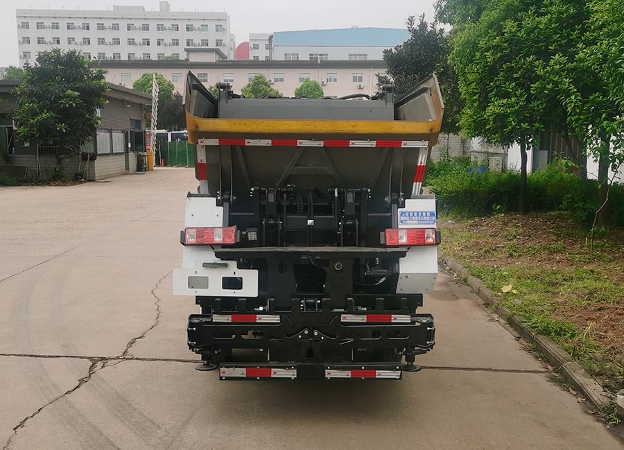 运力牌LG5030ZZZV6自装卸式垃圾车公告图片