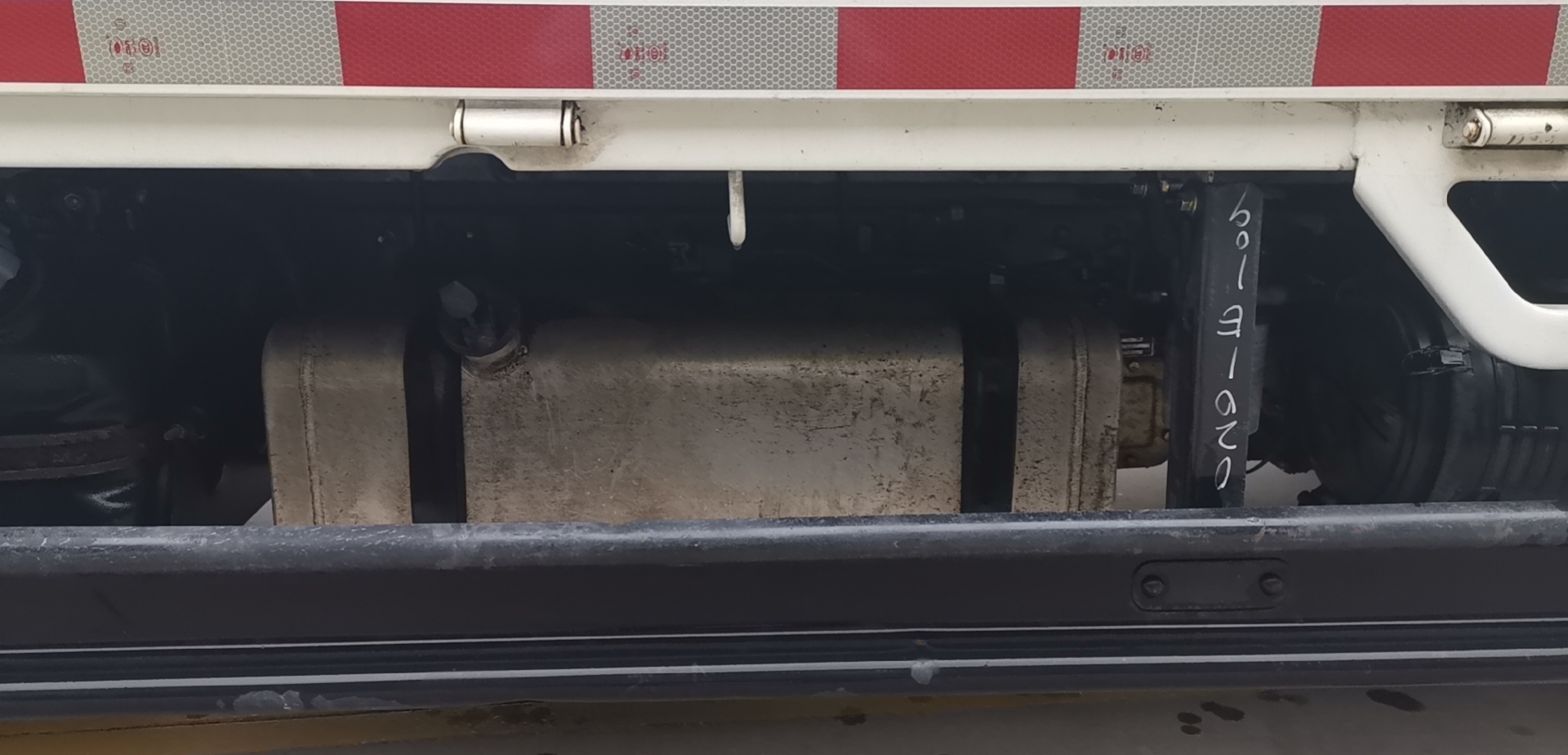 飛碟牌FD5042CCYD66K6-1倉柵式運輸車公告圖片