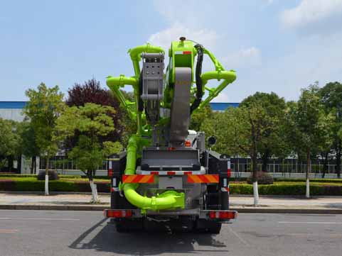 中联牌ZLJ5230THBAF混凝土泵车公告图片