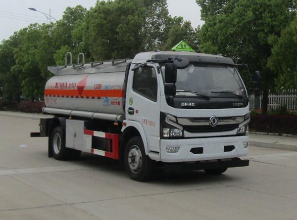 中汽力威牌HLW5120GYYE6运油车公告图片