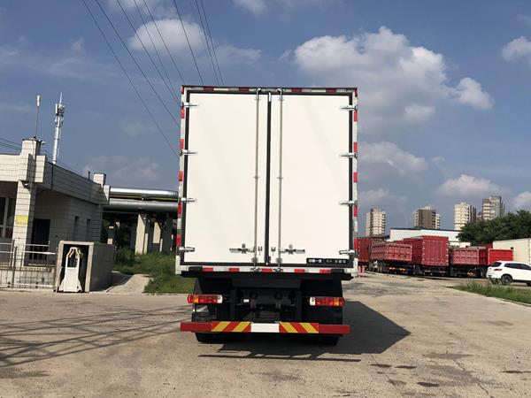 解放牌CA5310XLCP66M25L7T4E6冷藏车公告图片