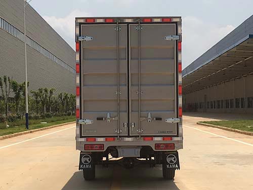 凱馬牌KMC5033XXYQ340D6廂式運(yùn)輸車公告圖片