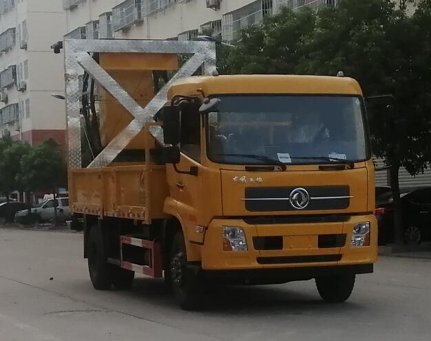 程力威牌CLW5100TFZD6防撞缓冲车公告图片