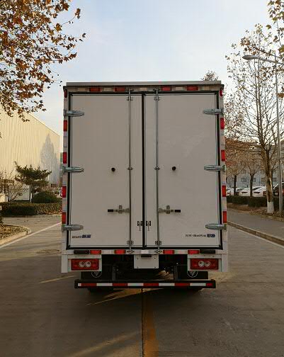 福田牌BJ5065XXYEV3純電動(dòng)廂式運(yùn)輸車(chē)公告圖片