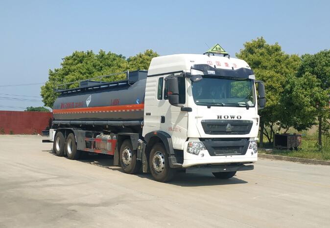 中汽力威牌HLW5320GZWZ6雜項(xiàng)危險物品罐式運(yùn)輸車公告圖片