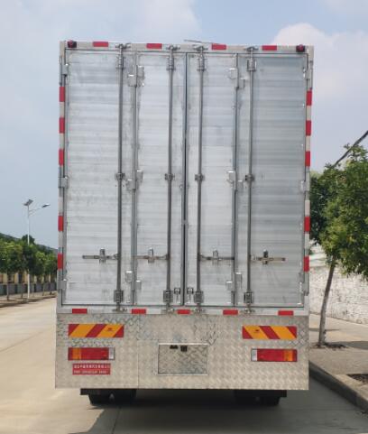 楚韻牌EZW5180CCQL6畜禽運輸車公告圖片