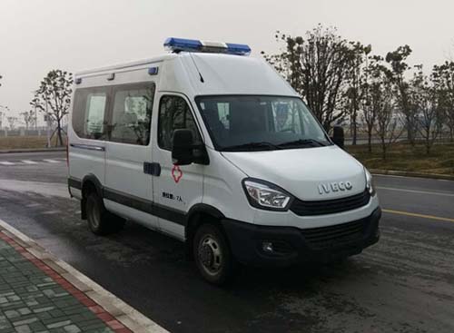 依維柯牌NJ5046XJHF4E救護(hù)車公告圖片