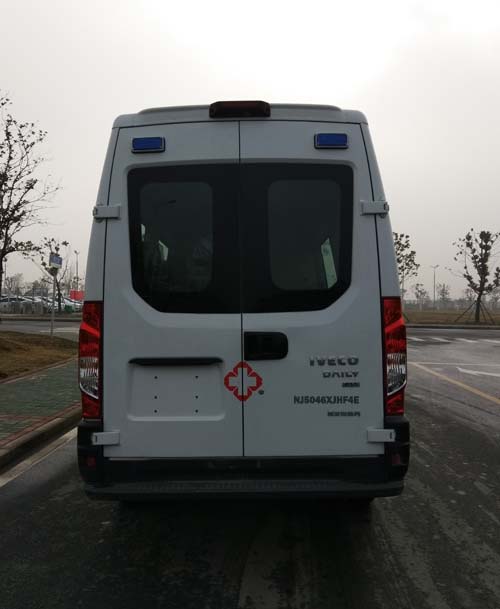 依維柯牌NJ5046XJHF4E救護(hù)車公告圖片
