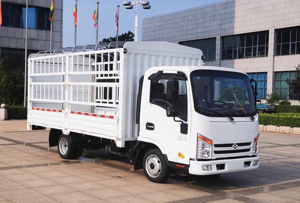 欧铃牌ZB5030CCYKDD2L仓栅式运输车公告图片