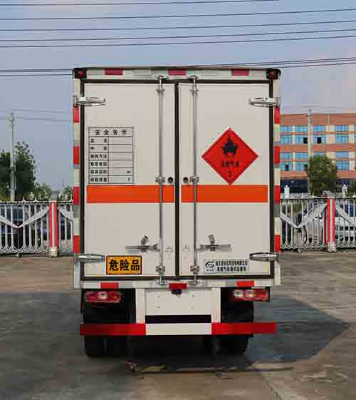 多士星牌JHW5040XRQS6易燃氣體廂式運輸車公告圖片