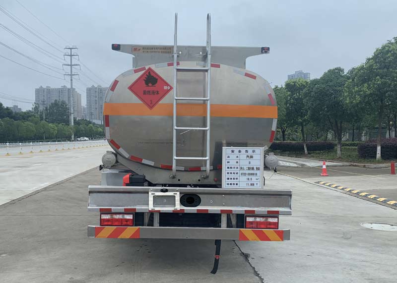 楚飛牌CLQ5181GYY6A鋁合金運(yùn)油車公告圖片