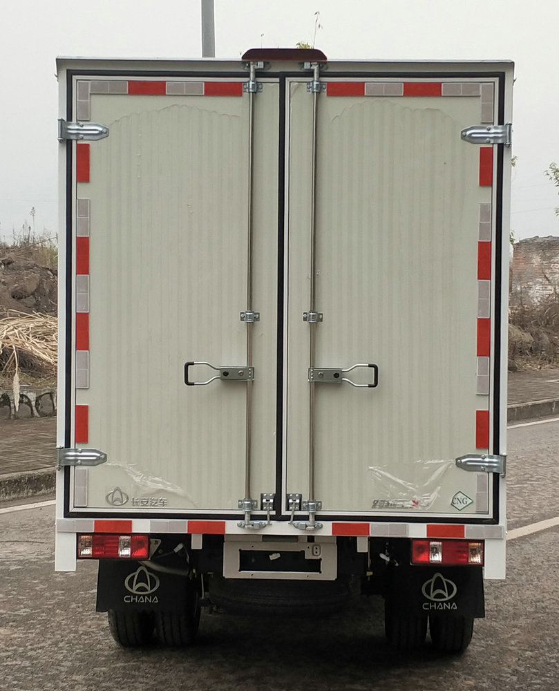 長(zhǎng)安牌SC5034XXYFAD6B1NG廂式運(yùn)輸車公告圖片