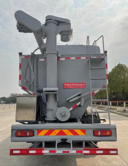 大力牌DLQ5250ZSLCL6散裝飼料運輸車公告圖片