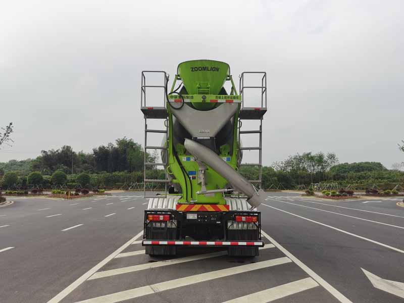 中聯(lián)牌ZLJ5312GJBL7F混凝土攪拌運(yùn)輸車公告圖片