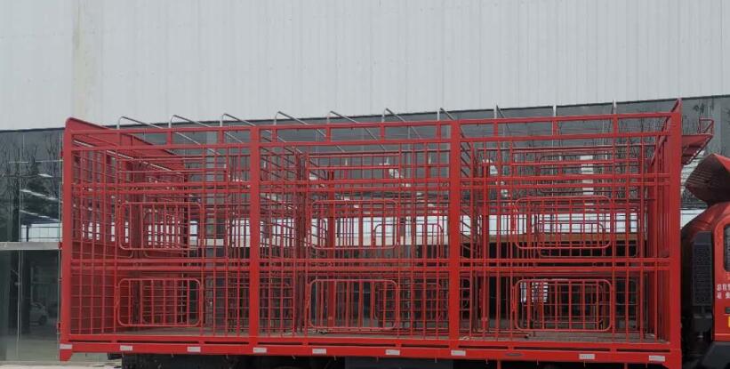 豪沃牌ZZ5177CCQK561DF1B畜禽運(yùn)輸車(chē)公告圖片