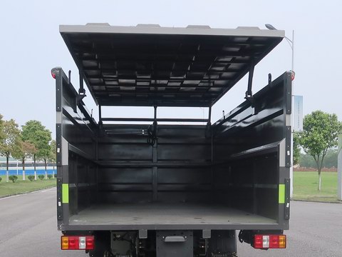 中聯(lián)牌ZBH5070XTYJXBEV純電動密閉式桶裝垃圾車公告圖片