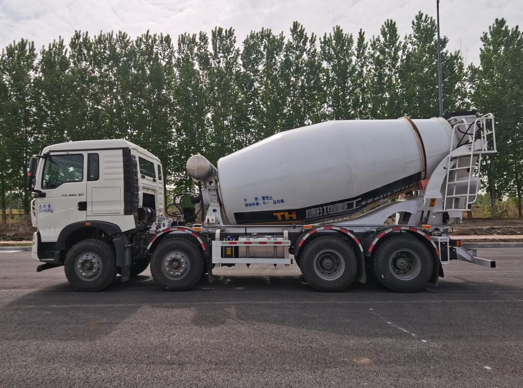 唐鴻重工牌XT5317GJBT5F8混凝土攪拌運(yùn)輸車(chē)公告圖片