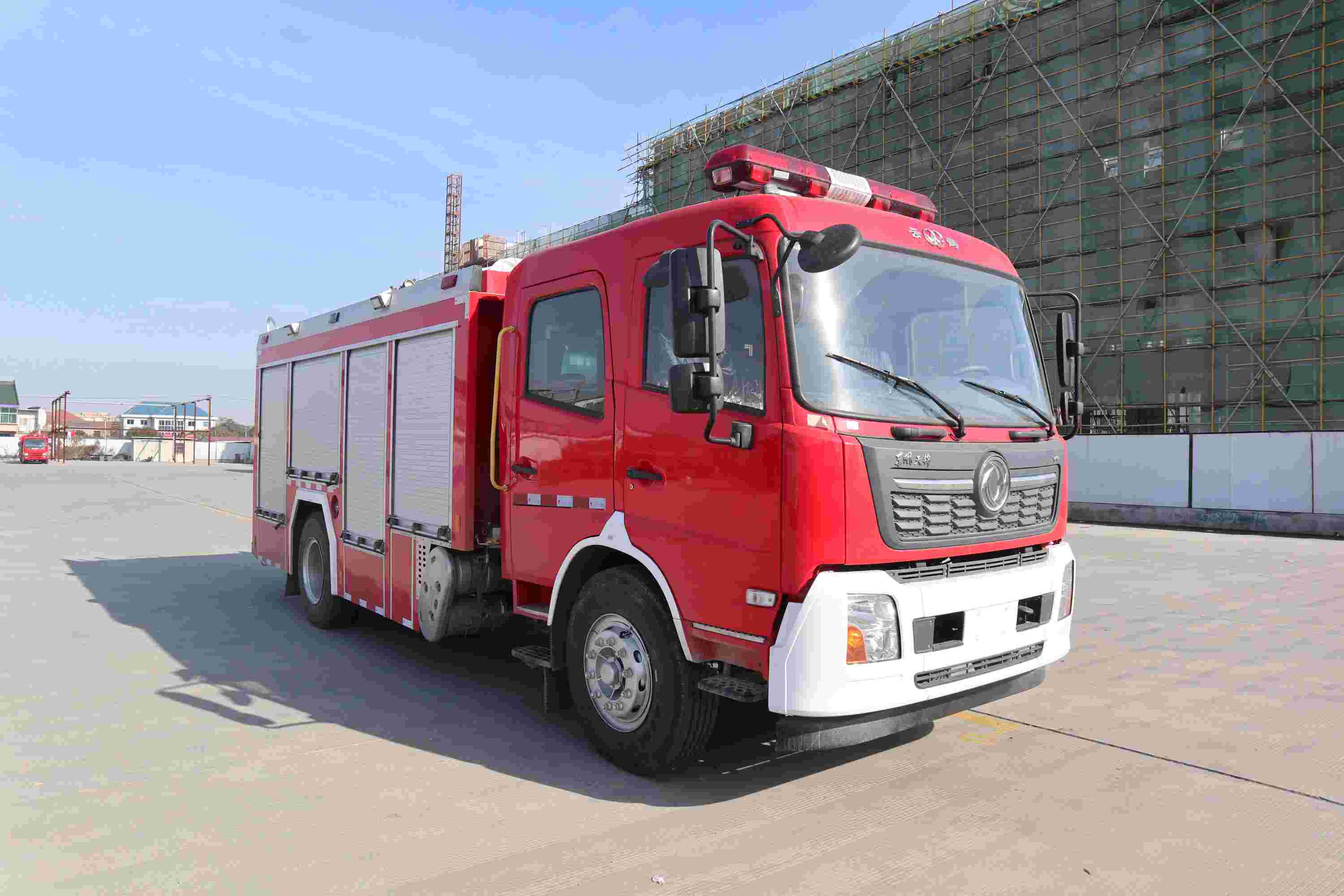 WHG5150GXFSG50/DVIA型水罐消防车图片