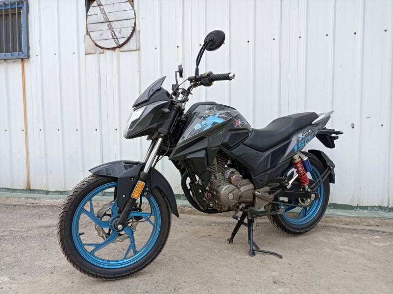 广铃雅玛牌GL150-4D两轮摩托车图片
