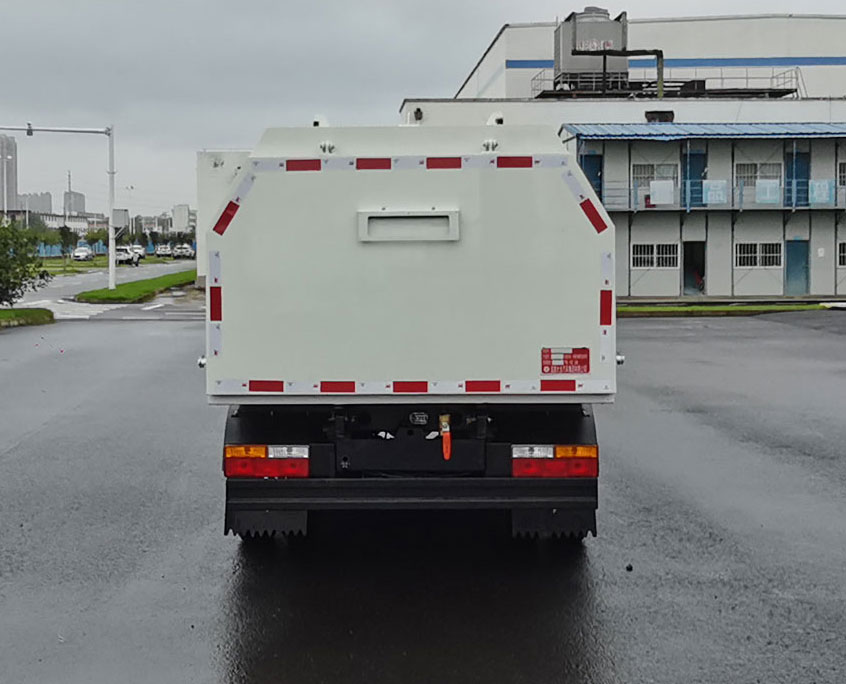 大運(yùn)牌CGC5045ZLJBEV1Z1純電動自卸式垃圾車公告圖片