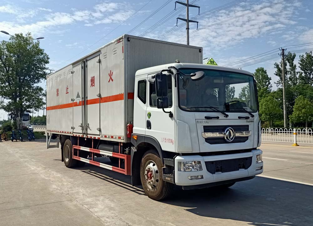 楚飞牌CLQ5180XZW6E杂项危险物品厢式运输车公告图片