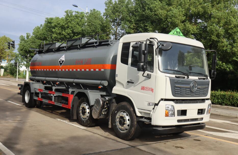 中汽力威牌HLW5261GFWDF6腐蝕性物品罐式運輸車公告圖片