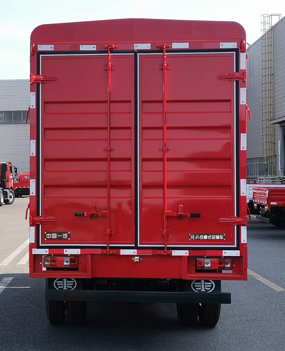 解放牌CA5046CCYP40K50L2E6A84倉(cāng)柵式運(yùn)輸車(chē)公告圖片