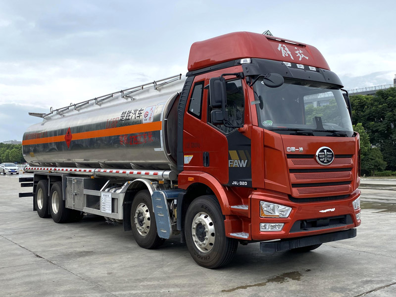 楚勝牌CSC5321GRYLC6鋁合金易燃液體罐式運輸車公告圖片