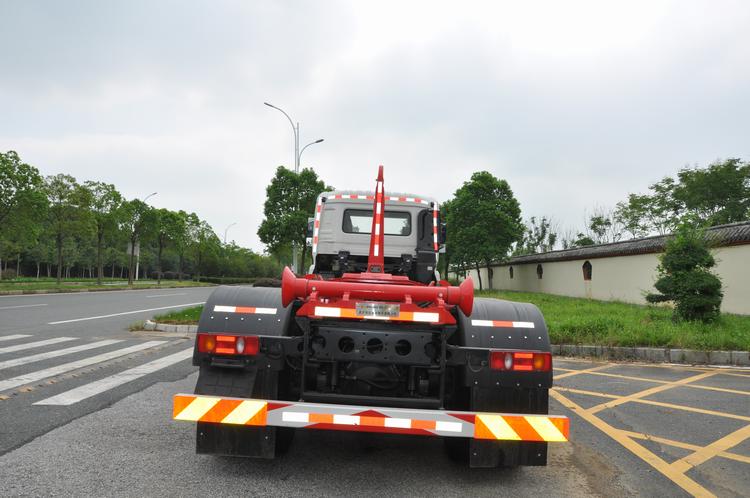 金銀湖牌WFA5250ZXXEE6車廂可卸式垃圾車公告圖片