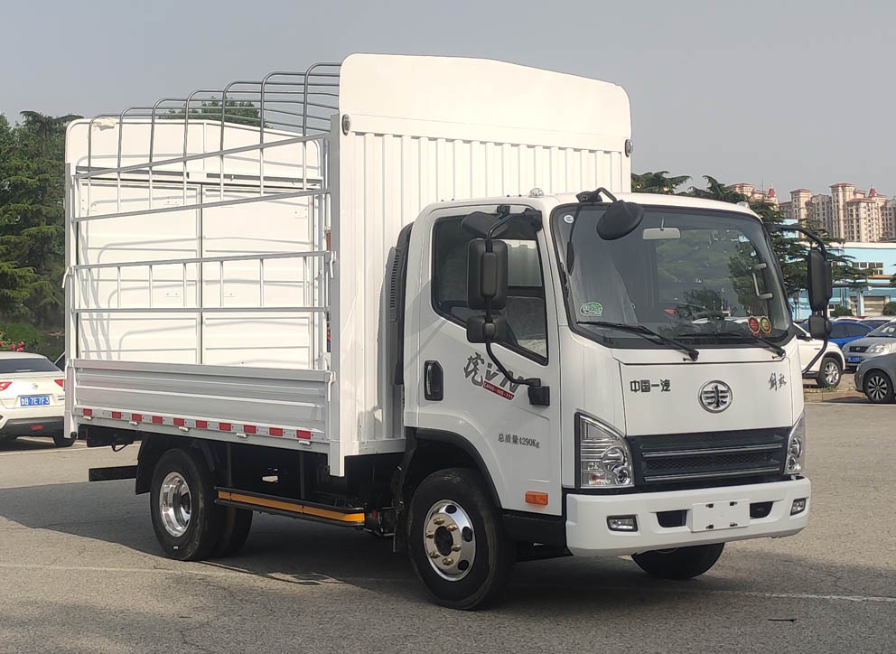 解放牌CA5042CCYP40K56L1E6A84倉柵式運輸車公告圖片