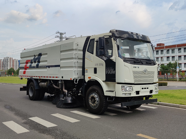 福龙马牌FLM5180TSLYJ6K扫路车公告图片