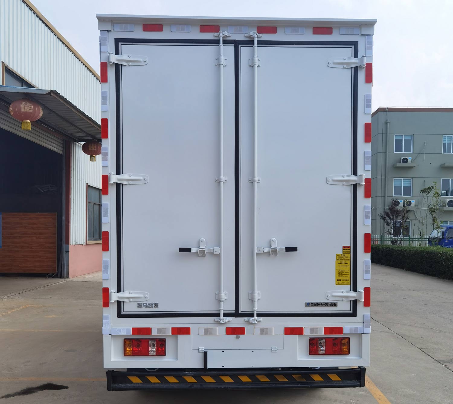 凱馬牌KMC5042XWTD336DP6舞臺(tái)車公告圖片